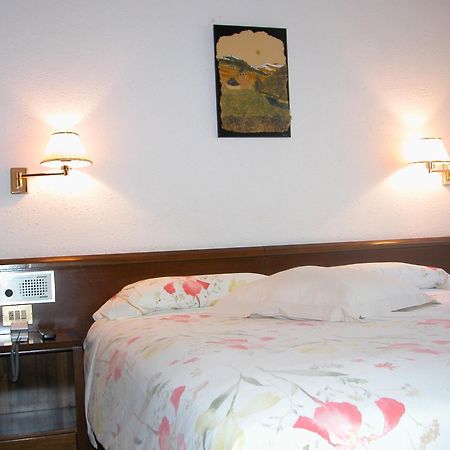 Hosteria Catalana Bossost Bagian luar foto