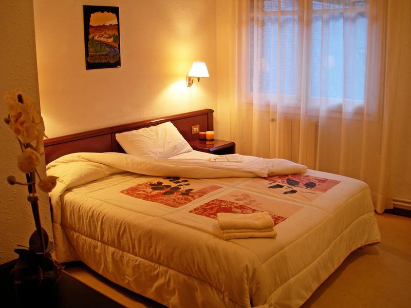Hosteria Catalana Bossost Bagian luar foto